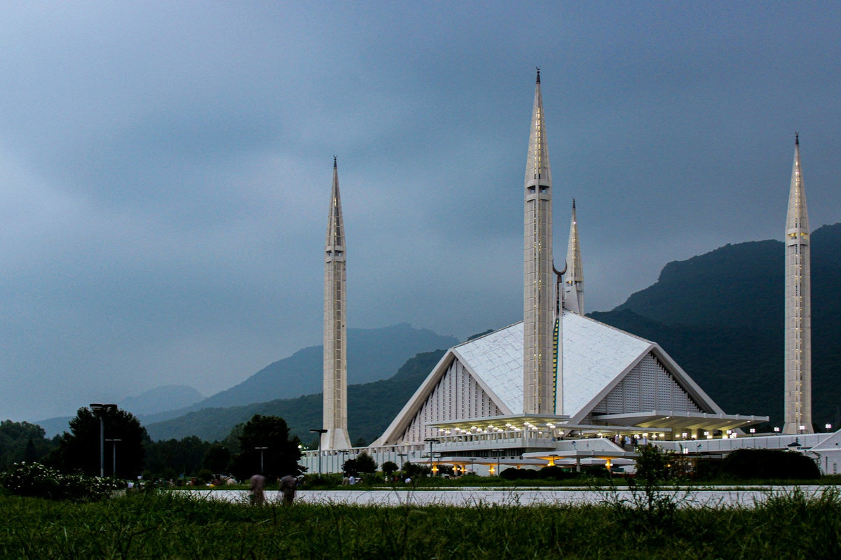 How to Get Mobile Internet in Pakistan When You Arrive