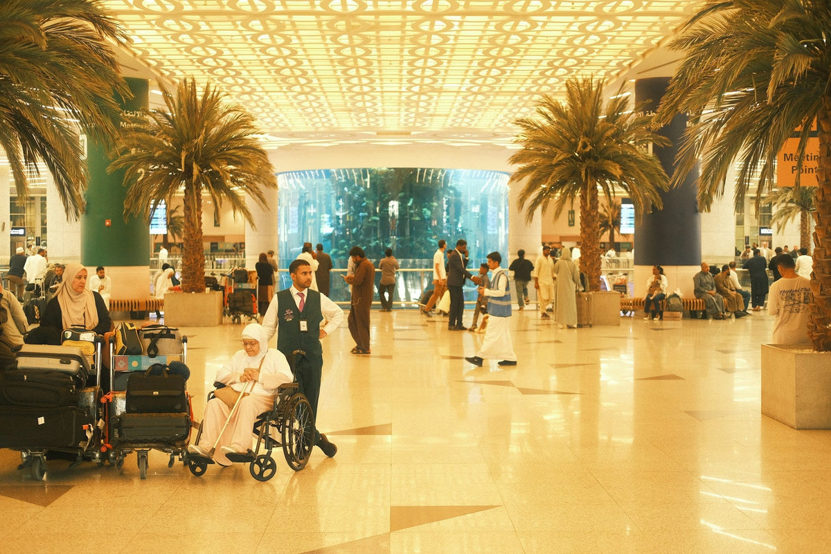Saudi eSIM or Airport SIM Card: Which Is Better for Umrah?